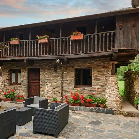 Bonito Apartamento Rural Con Wifi Gratis,terraza Y Piscina En Navelgas