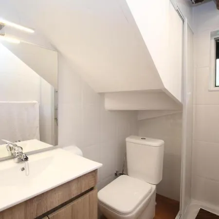 Prázdninový dům Bonito Apartamento Rural Con Wifi Gratis,terraza Y Piscina En Navelgas
